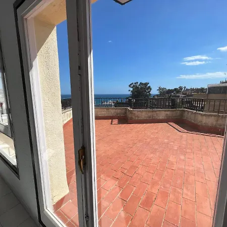 Monjardi アパート *