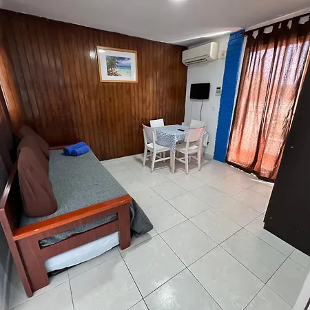 Monjardi アパート